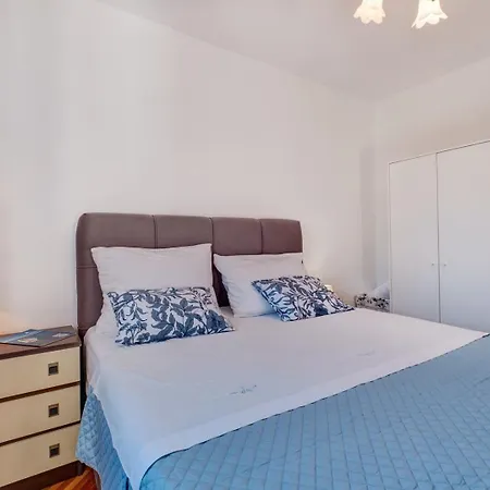 Appartement Blanka 1 *